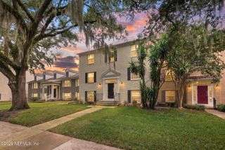 4306 PLAZA GATE Lane S 201, Jacksonville, FL 32217