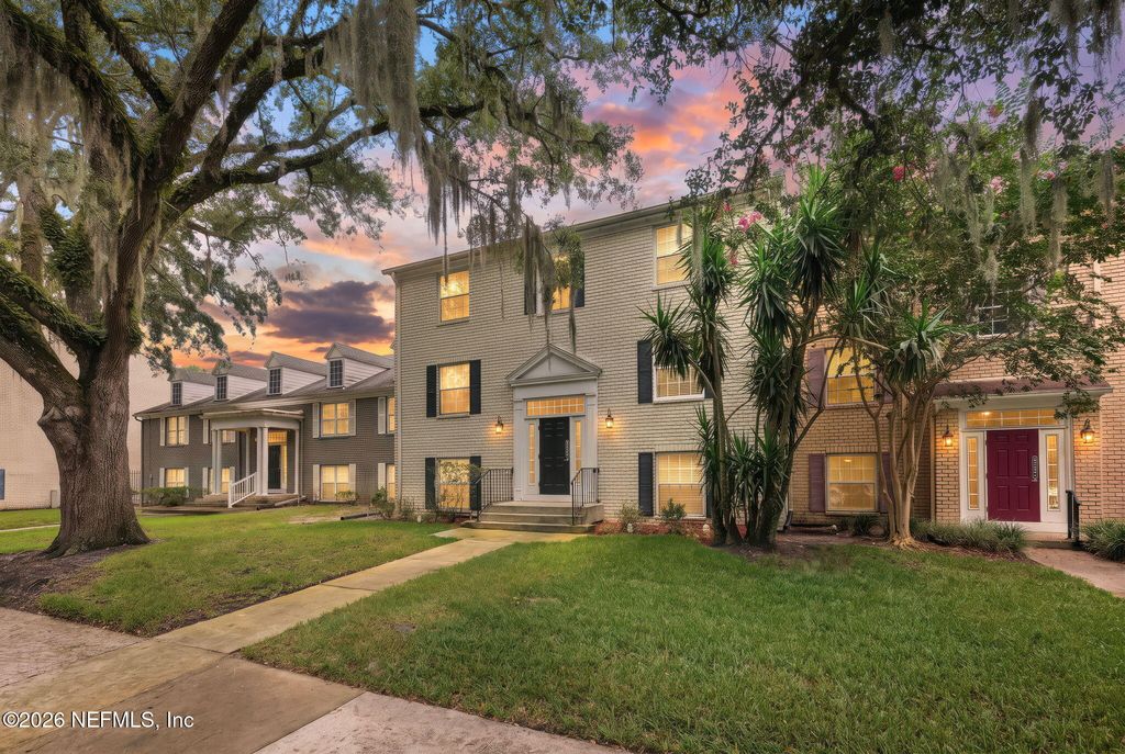 4306 PLAZA GATE Lane S 201, Jacksonville, FL 32217
