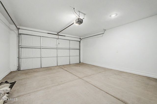 16036 W DESERT HOLLOW Drive, Surprise, AZ 85387