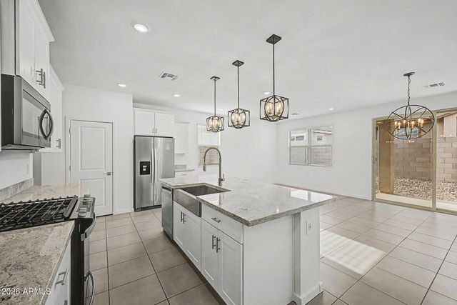 16036 W DESERT HOLLOW Drive, Surprise, AZ 85387