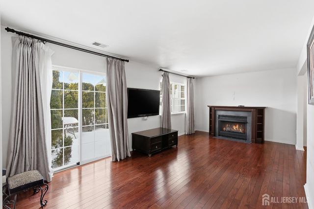 11 Fiddlers Elbow Court, Howell, NJ 07731