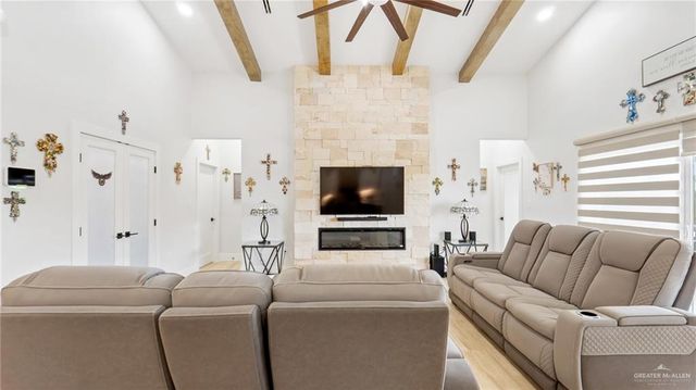 2701 E Versace Drive, Edinburg, TX 78542