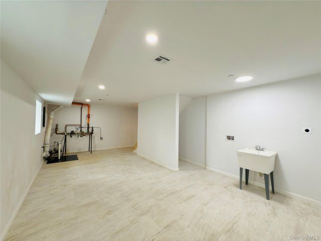 3167 Ampere Avenue A, Bronx, NY 10465