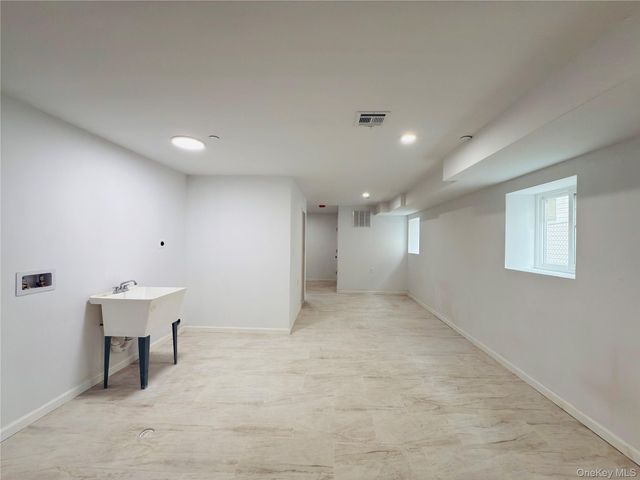 3167 Ampere Avenue A, Bronx, NY 10465