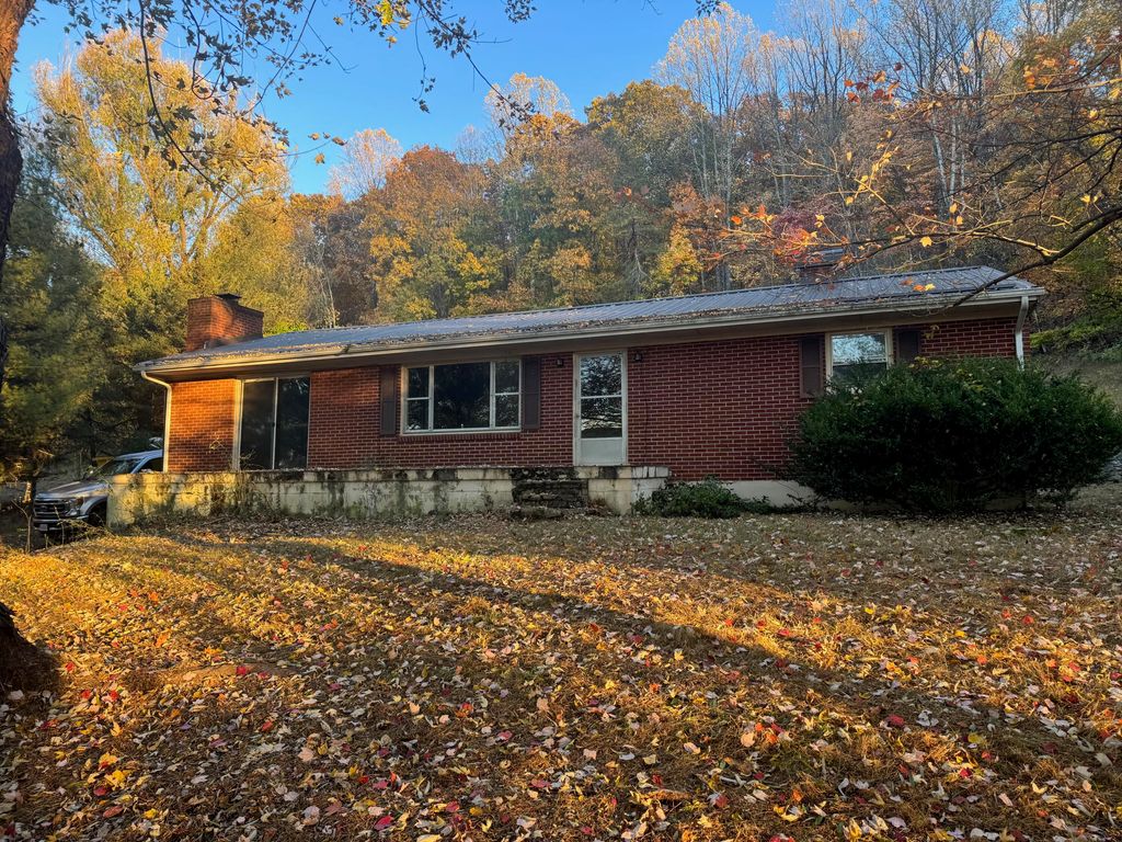 5866 Mountain Pass RD, Troutville, VA 24175