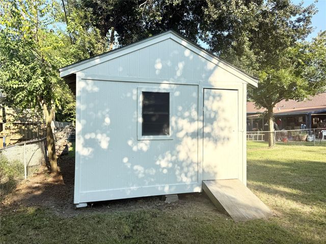 913 Wimberly Street, Angleton, TX 77515