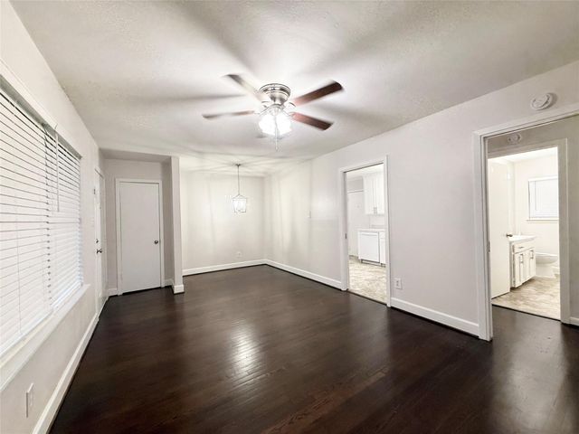 913 Wimberly Street, Angleton, TX 77515