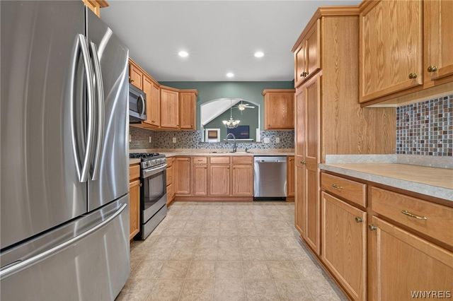14 Allie Lane, Hamburg, NY 14075