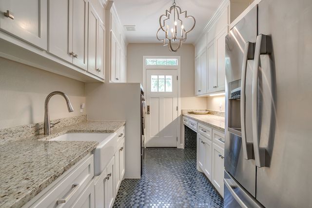 154 Creek Meadow Court, Lipan, TX 76462