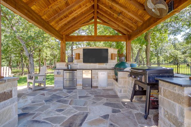 154 Creek Meadow Court, Lipan, TX 76462