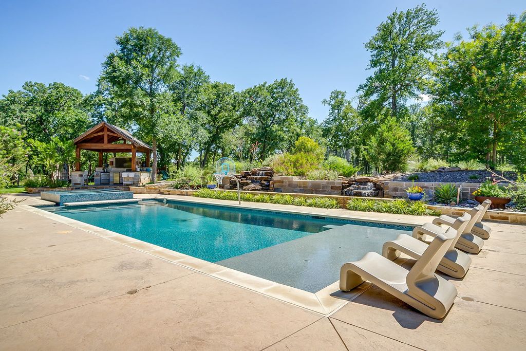 154 Creek Meadow Court, Lipan, TX 76462