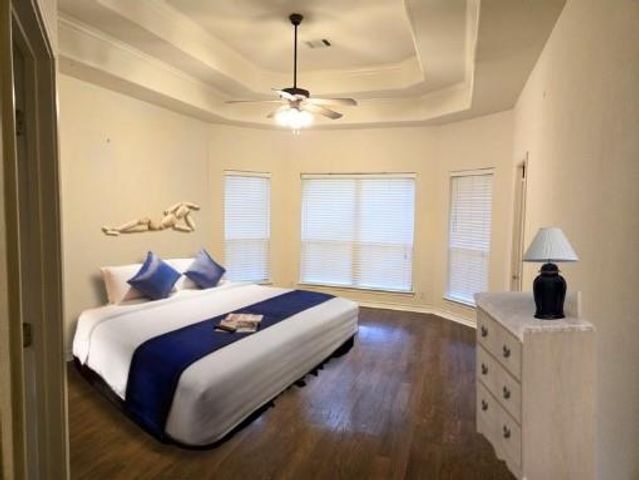 423 E Vista RDG, San Antonio, TX 78260