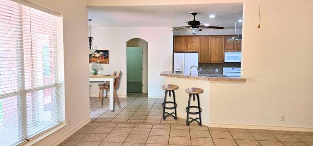 423 E Vista RDG, San Antonio, TX 78260