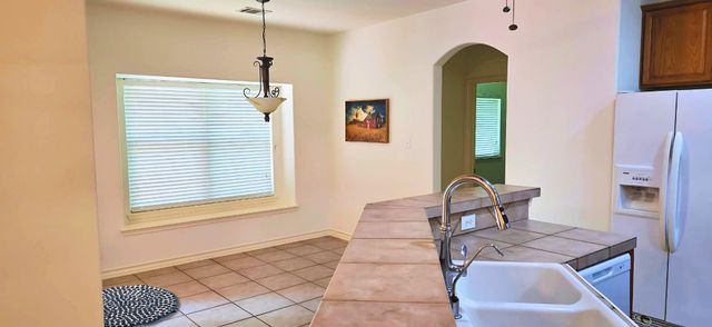 423 E Vista RDG, San Antonio, TX 78260