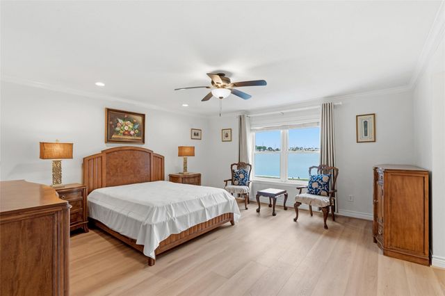 36 S Shore Drive, Galveston, TX 77551