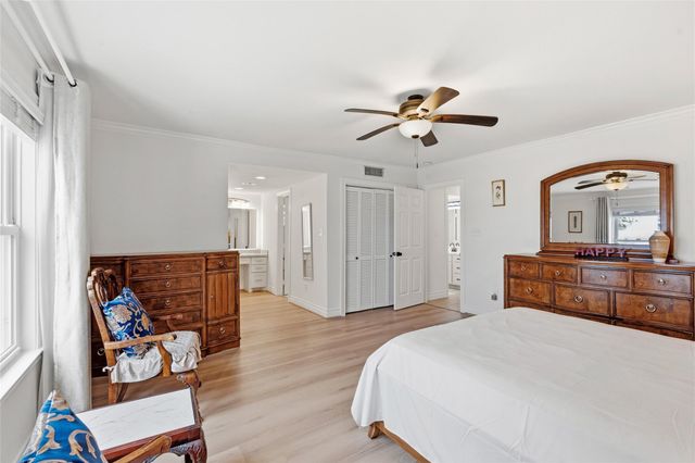 36 S Shore Drive, Galveston, TX 77551