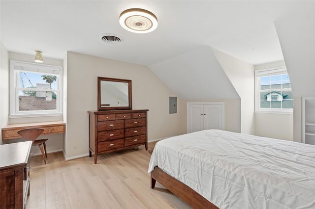 36 S Shore Drive, Galveston, TX 77551