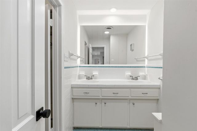 36 S Shore Drive, Galveston, TX 77551