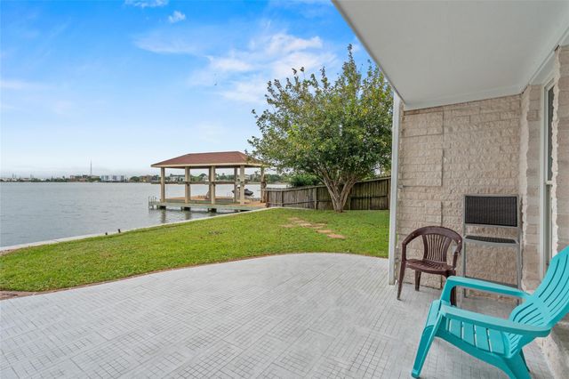 36 S Shore Drive, Galveston, TX 77551