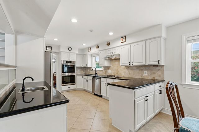 36 S Shore Drive, Galveston, TX 77551