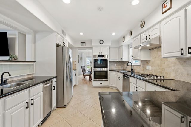 36 S Shore Drive, Galveston, TX 77551