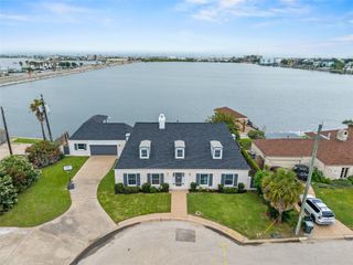 36 S Shore Drive, Galveston, TX 77551