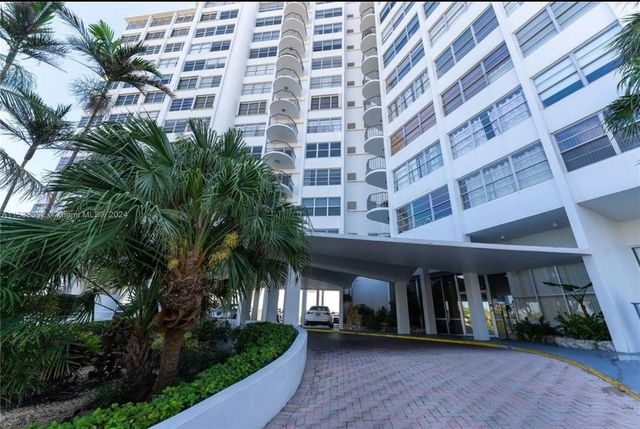 11930 N Bayshore Drive 302, North Miami, FL 33181