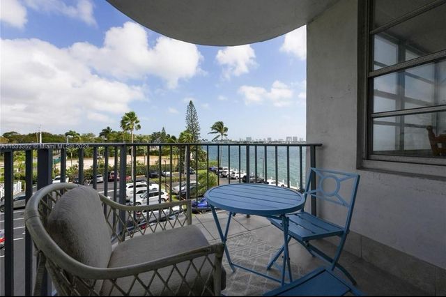 11930 N Bayshore Drive 302, North Miami, FL 33181