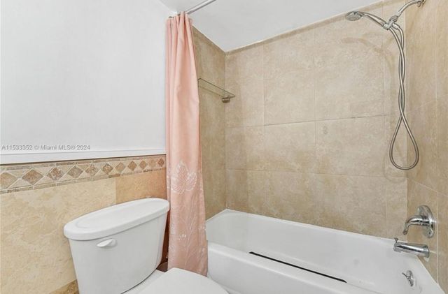 11930 N Bayshore Drive 302, North Miami, FL 33181