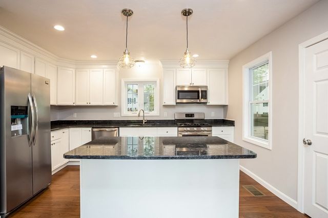 20 West St, West Bridgewater, MA 02379