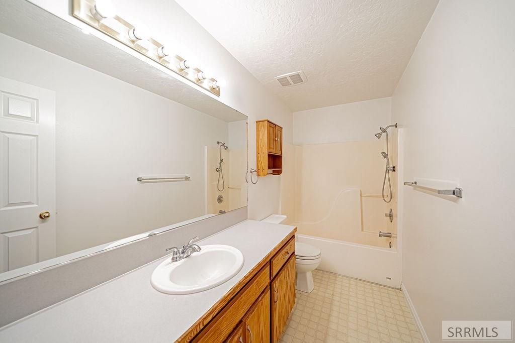 Image 13 of property listing at 730 Clarence Drive, Idaho Falls, ID 83402