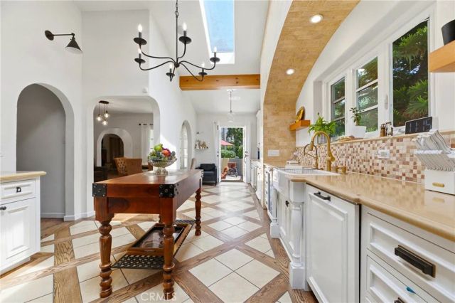 1102 Olmsted Drive, Glendale, CA 91202