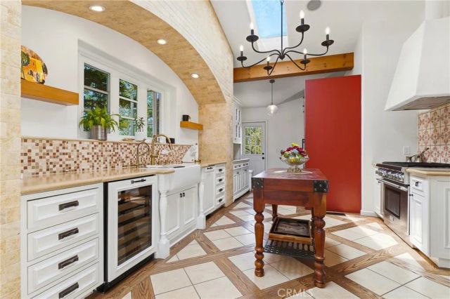 1102 Olmsted Drive, Glendale, CA 91202