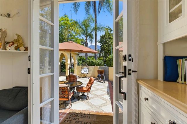 1102 Olmsted Drive, Glendale, CA 91202