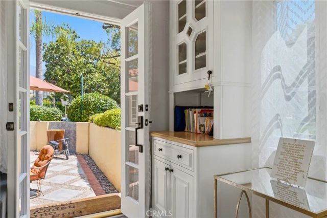 1102 Olmsted Drive, Glendale, CA 91202