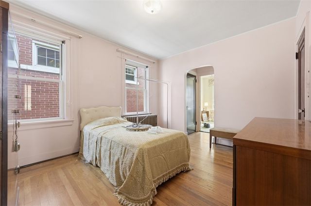 2406 Pioneer Avenue, Brookline, PA 15226