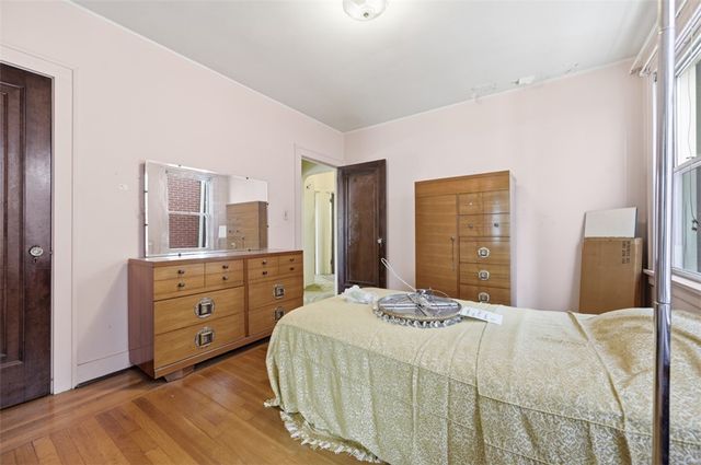 2406 Pioneer Avenue, Brookline, PA 15226