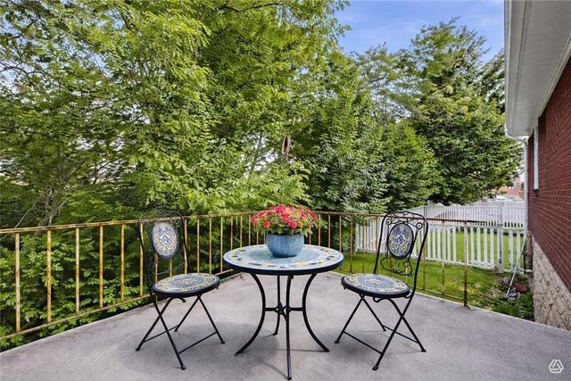 2406 Pioneer Avenue, Brookline, PA 15226