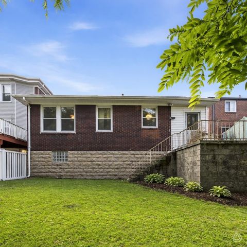 2406 Pioneer Avenue, Brookline, PA 15226