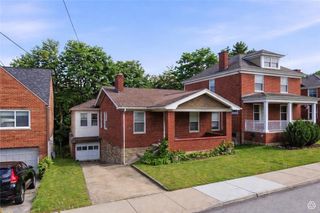 2406 Pioneer Avenue, Brookline, PA 15226