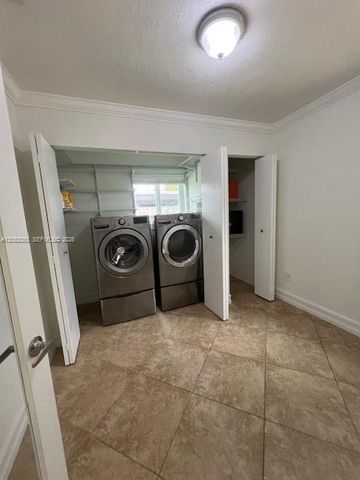 9211 SW 13th Street, Miami, FL 33174