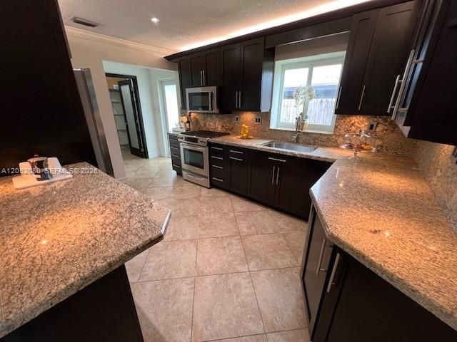 9211 SW 13th Street, Miami, FL 33174
