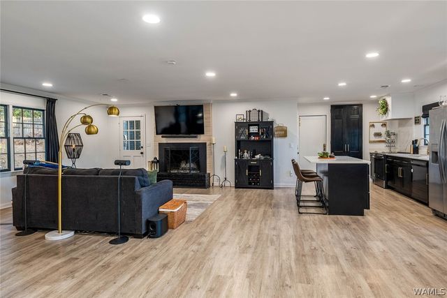 655 Woodridge, Tuscaloosa, AL 35406