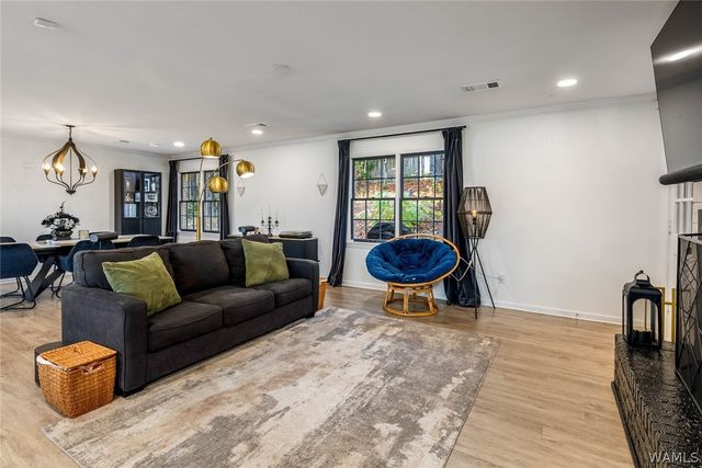 655 Woodridge, Tuscaloosa, AL 35406