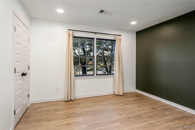 655 Woodridge, Tuscaloosa, AL 35406