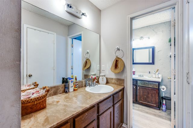 1415 Colonnade Drive, Arlington, TX 76018