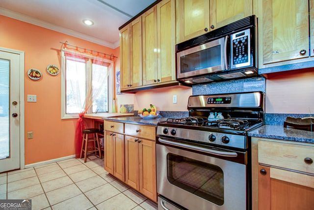 162 Peachtree Hills Avenue NE, Atlanta, GA 30305