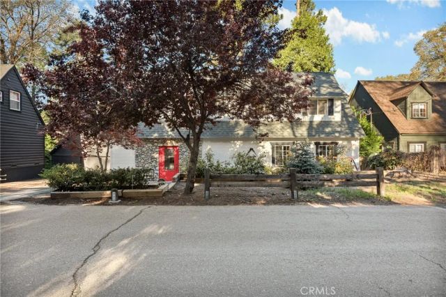 230 Hemlock Drive, Lake Arrowhead, CA 92352