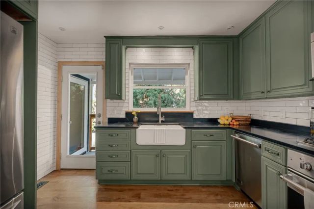 230 Hemlock Drive, Lake Arrowhead, CA 92352