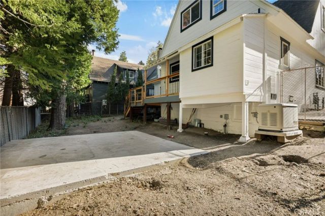 230 Hemlock Drive, Lake Arrowhead, CA 92352